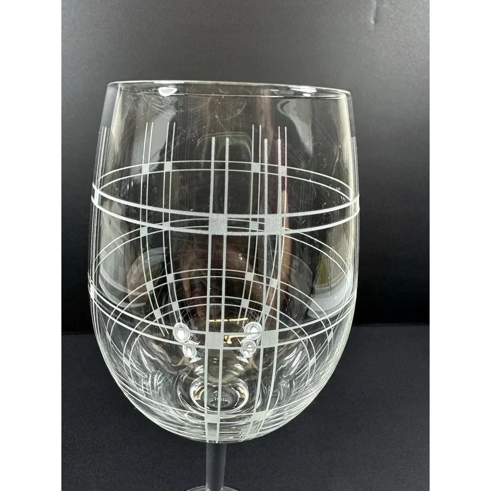 Mikasa Expressions Geometric Square Wine Glass Crystal Plaid 8 3/4